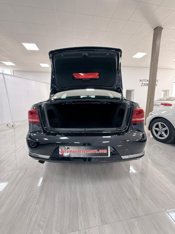 Volkswagen Passat - Imagen 12