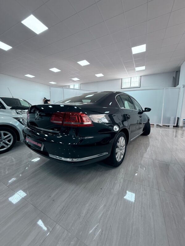 Volkswagen Passat - Imagen 13
