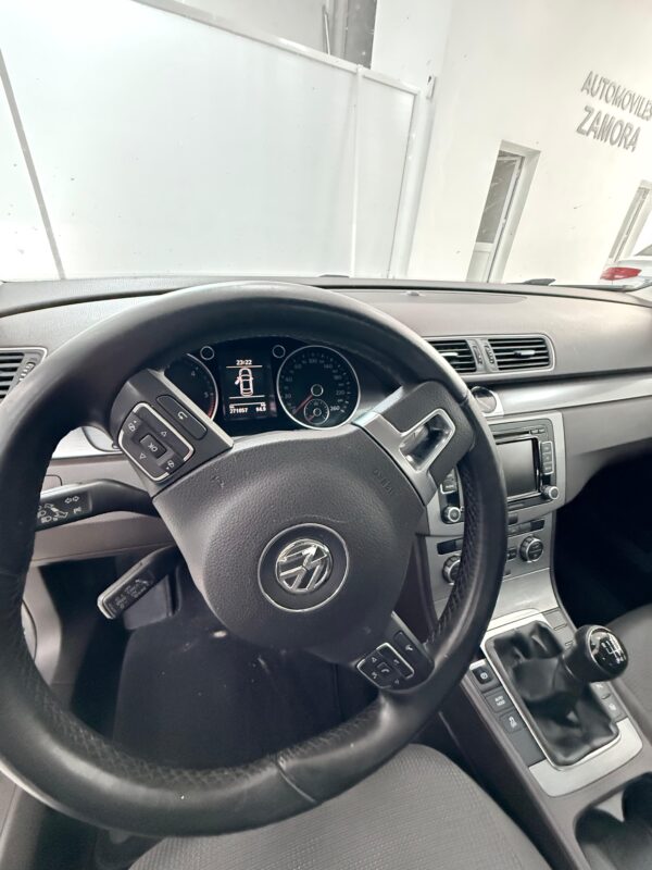 Volkswagen Passat - Imagen 5