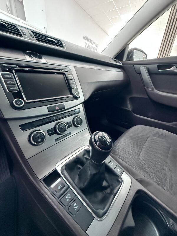 Volkswagen Passat - Imagen 6