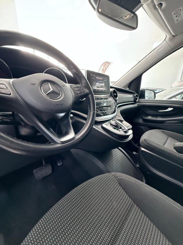 Mercedes-Benz V220 D - Imagen 7
