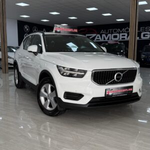 Volvo XC40 T3 Momentum Pro